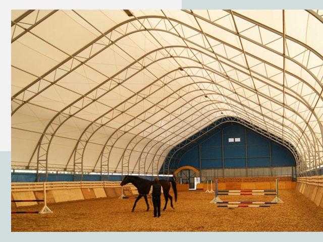 Строительство конных манежей в Краснокаменске